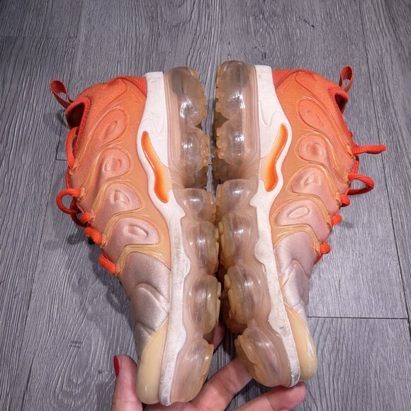 Nike Air VaporMax Plus Womens Size 6 Orange Athletic Running Shoes Sneakers